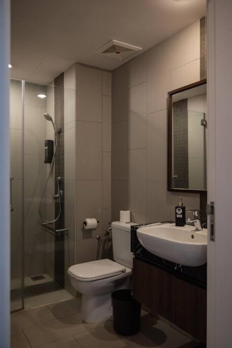 Deluxe Seaview Suite Twin Bed By The Only Bnb Tanjung Tokong Екстер'єр фото